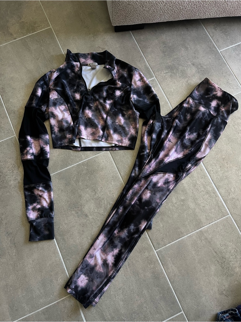 Forever 21 Tie-Dye Black & Dusty Pink Active Set - Cropped Jacket + Leggings - Picture 1 of 4